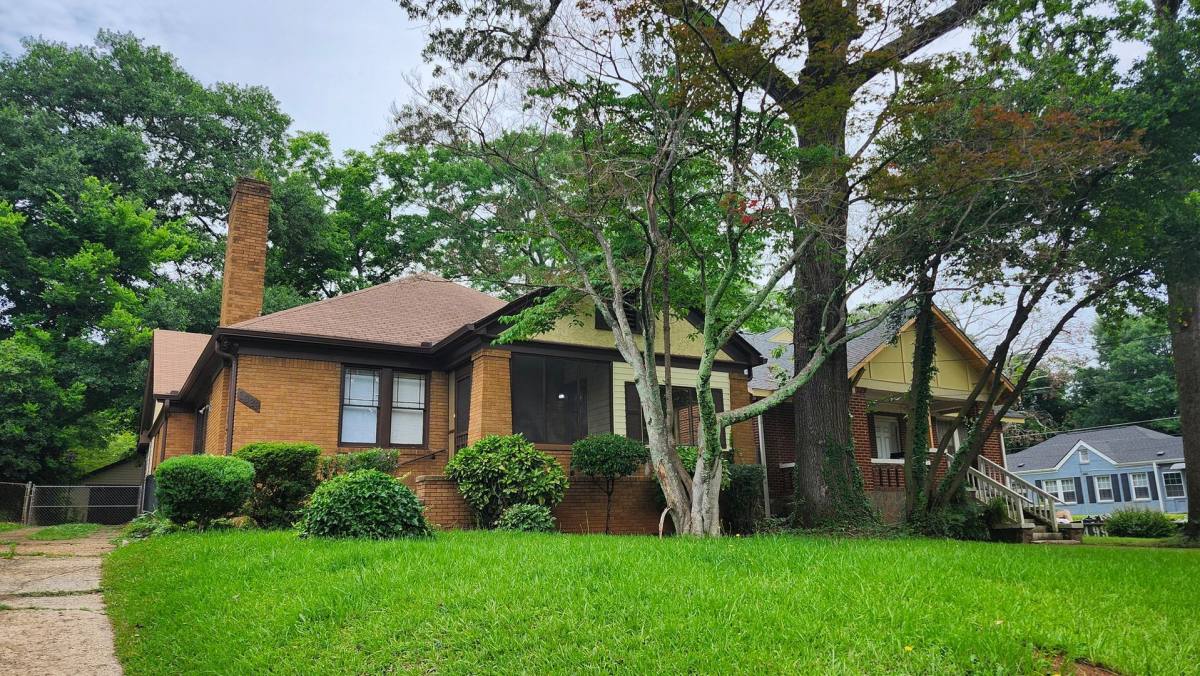 House for rent at 1029 Katherwood Dr SW, Atlanta, GA 30310