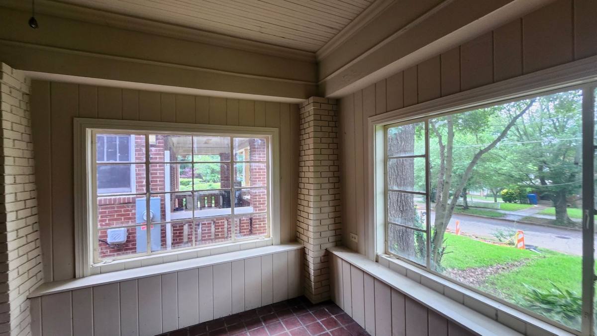 House for rent at 1029 Katherwood Dr SW, Atlanta, GA 30310
