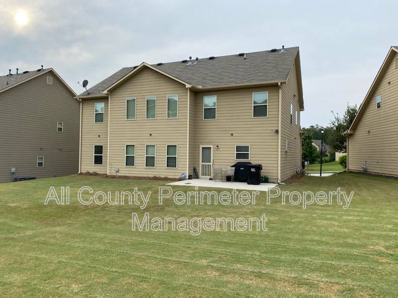 House for rent at 3535 Fallen Oak Lane, Buford, GA 30519