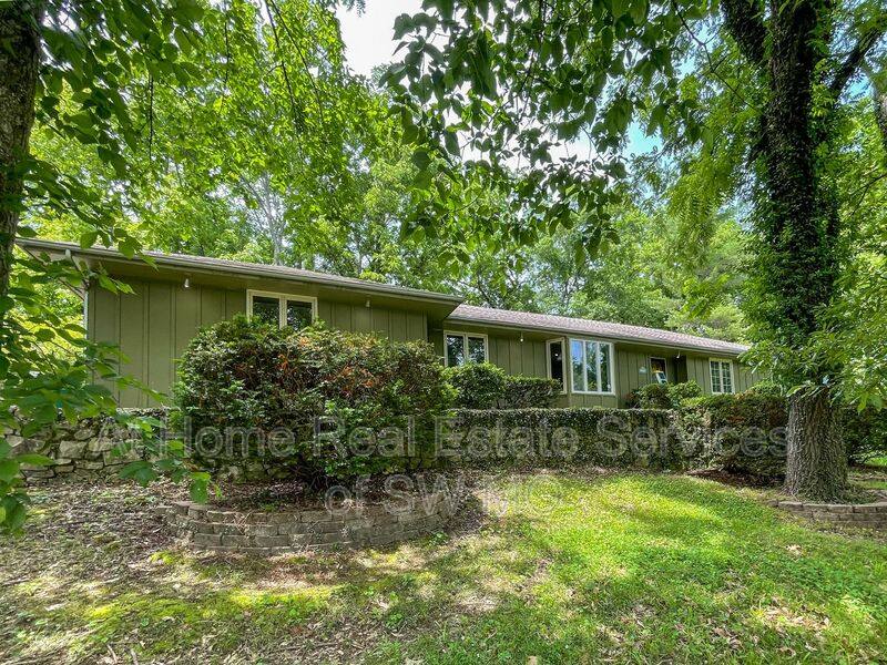 House for rent at 4410 E Valley, Springfield, MO 65809