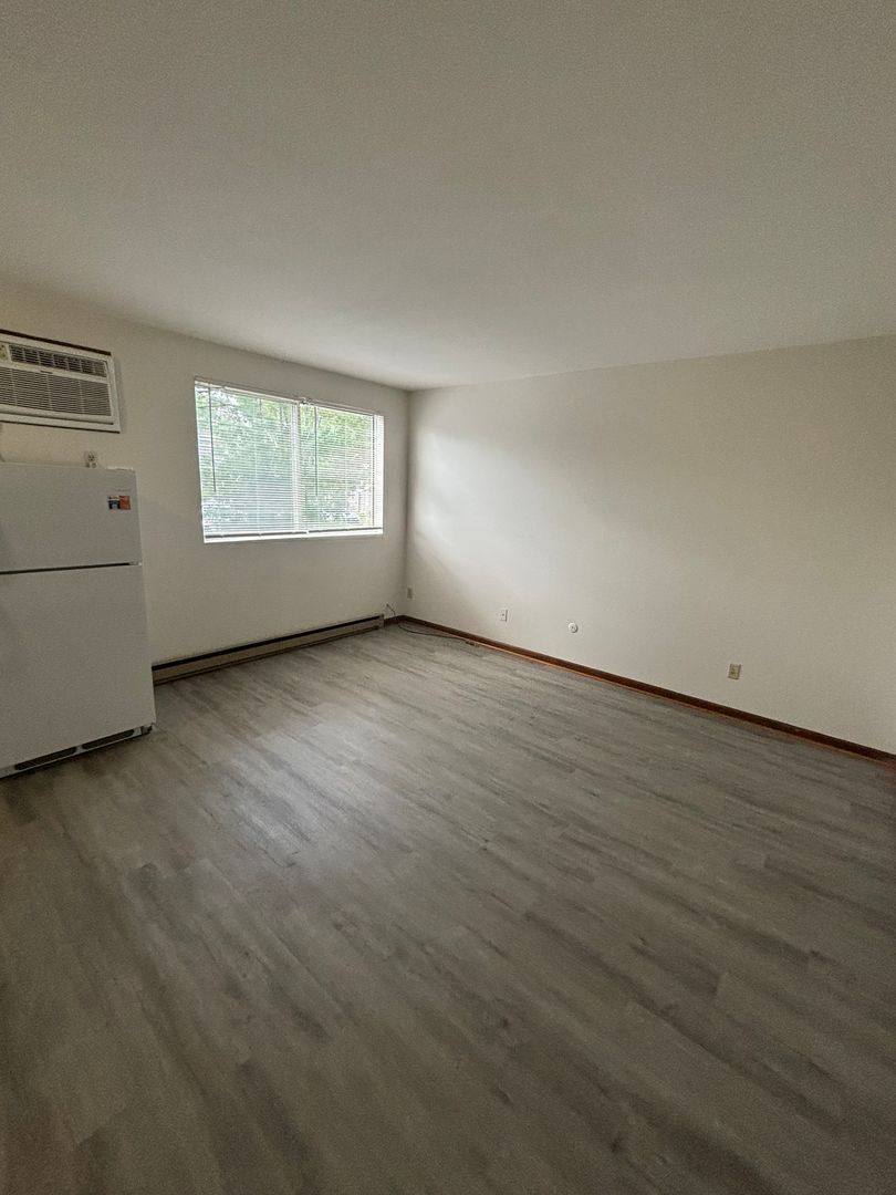 Apartment for rent at 124 W Manlius St, East Syracuse, NY 13057