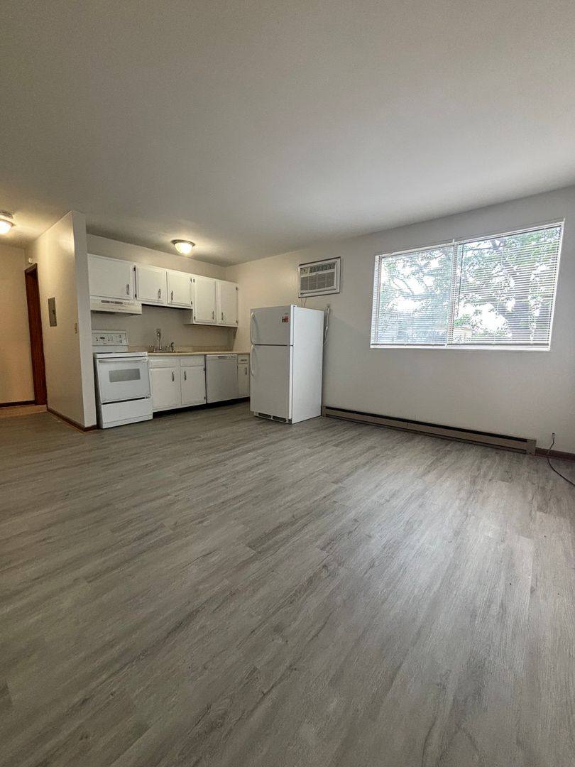 Apartment for rent at 124 W Manlius St, East Syracuse, NY 13057