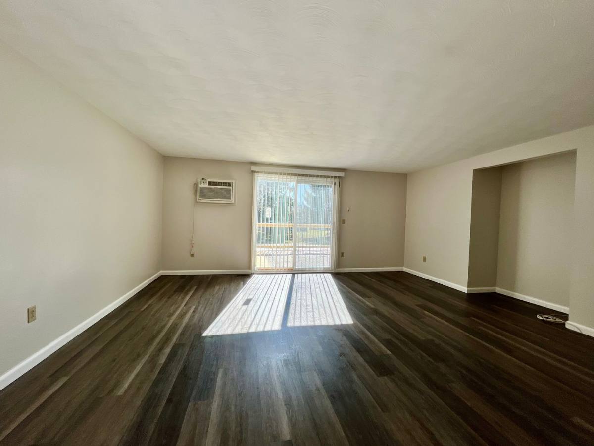 Townhouse for rent at 7468 Coachlight Lane, Liverpool, NY 13088