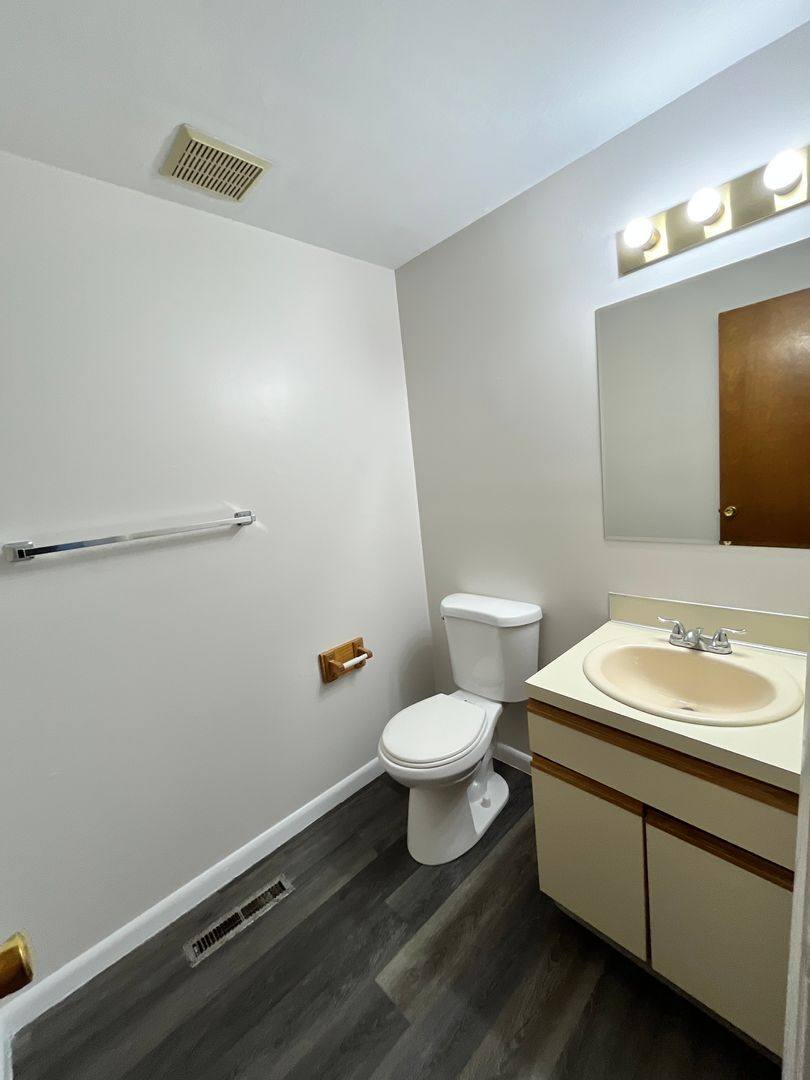Townhouse for rent at 7468 Coachlight Lane, Liverpool, NY 13088