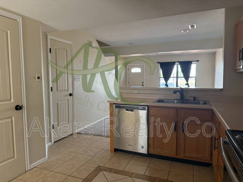 Townhouse for rent at 182 E Spaulding Ave, Pueblo, CO 81007