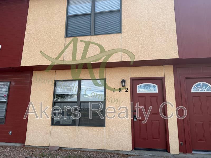 Townhouse for rent at 182 E Spaulding Ave, Pueblo, CO 81007