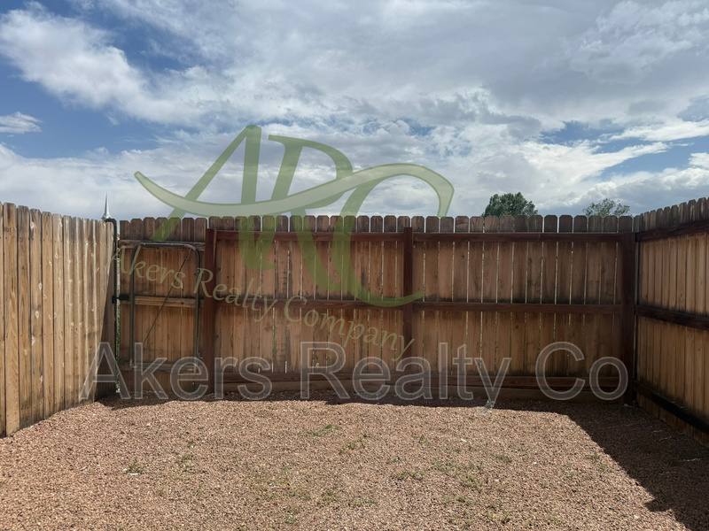 Townhouse for rent at 182 E Spaulding Ave, Pueblo, CO 81007