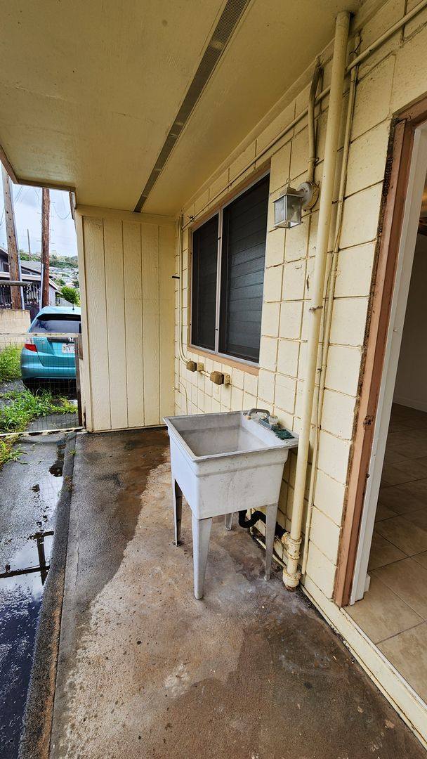 Apartment for rent at 1417 Ahiahi St, Honolulu, HI 96817