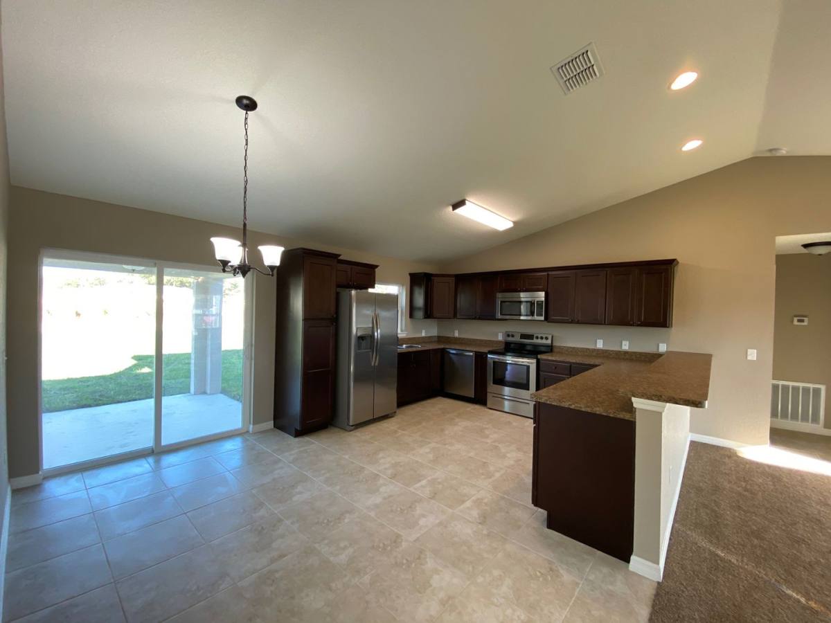 House for rent at 98 Dogwood Dr Circle, Ocala, FL 34472