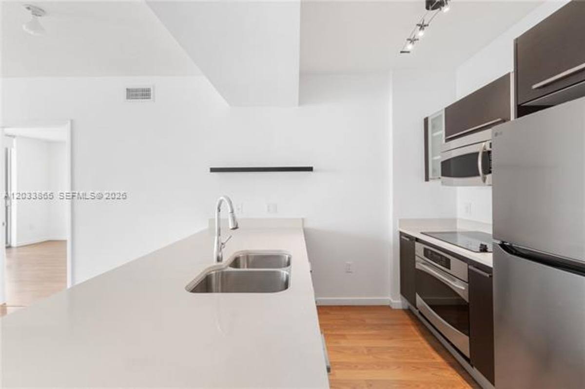 Apartment for rent at 333 NE 24th St, Miami, FL 33137