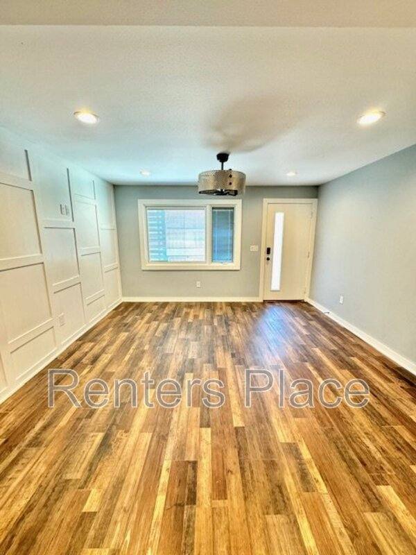 Apartment for rent at 807 S Trenton Ave #2, Tulsa, OK 74120