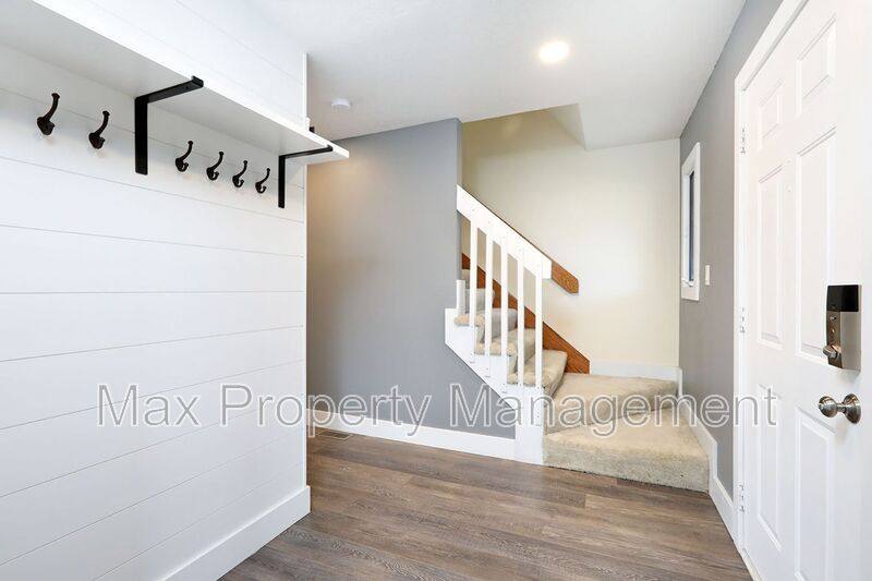 House for rent at 8200 Northview Dr, Urbandale, IA 50322