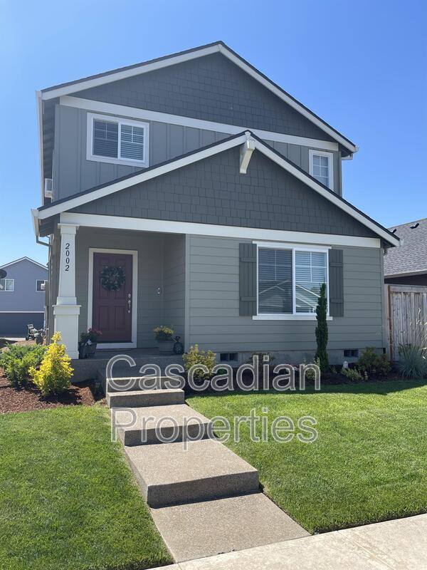 House for rent at 2002 Smith Dr, Woodburn, OR 97071