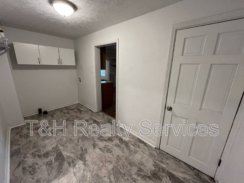 House for rent at 1551 W New York St, Indianapolis, IN 46222