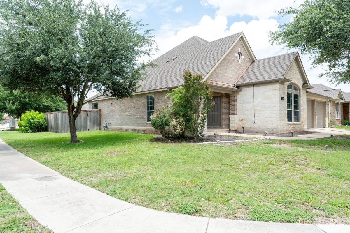 House for rent at 11516 Sunny Creek Lane, Manor, TX 78653