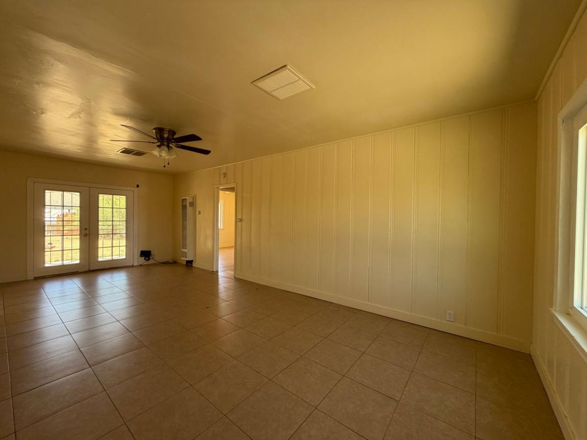 Apartment for rent at 400 W Fredricks, Barstow, CA 92311