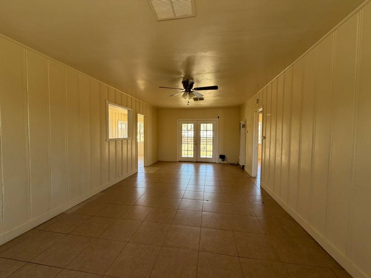Apartment for rent at 400 W Fredricks, Barstow, CA 92311
