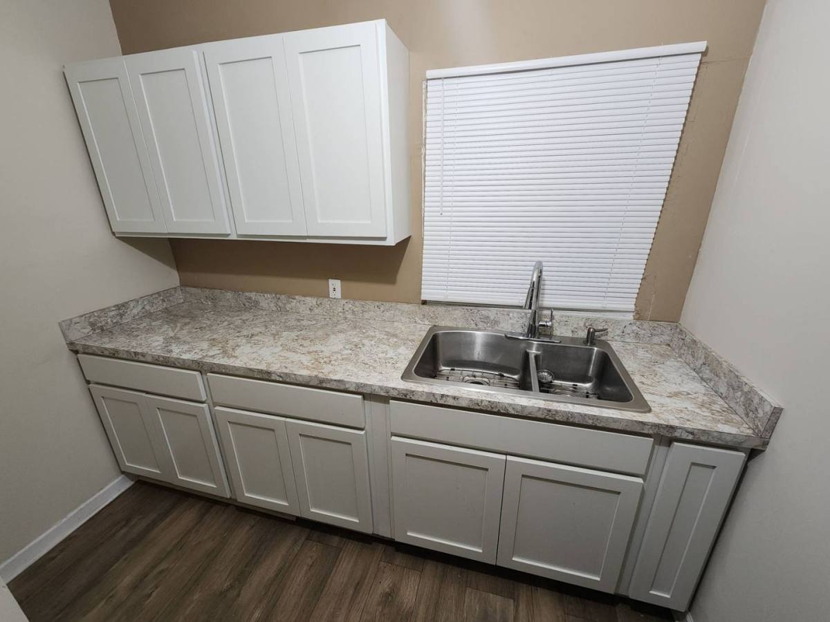 Apartment for rent at 10618 Crestwood Ave, Cleveland, OH 44104