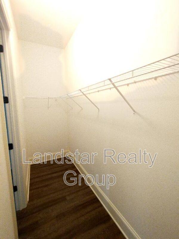Apartment for rent at 10510 Meeting St #201, Prospect, KY 40059