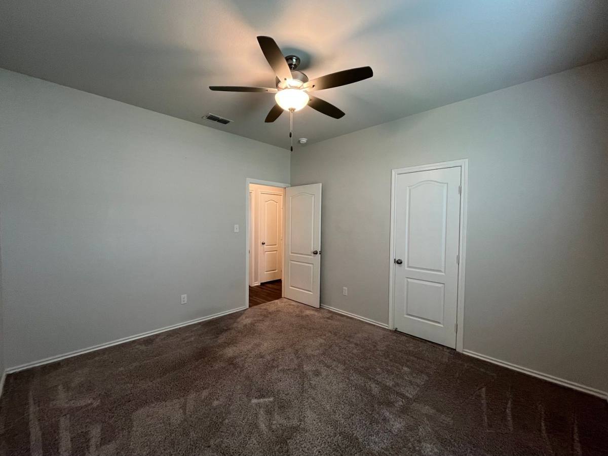 House for rent at 917 Martin St, Chandler, TX 75758