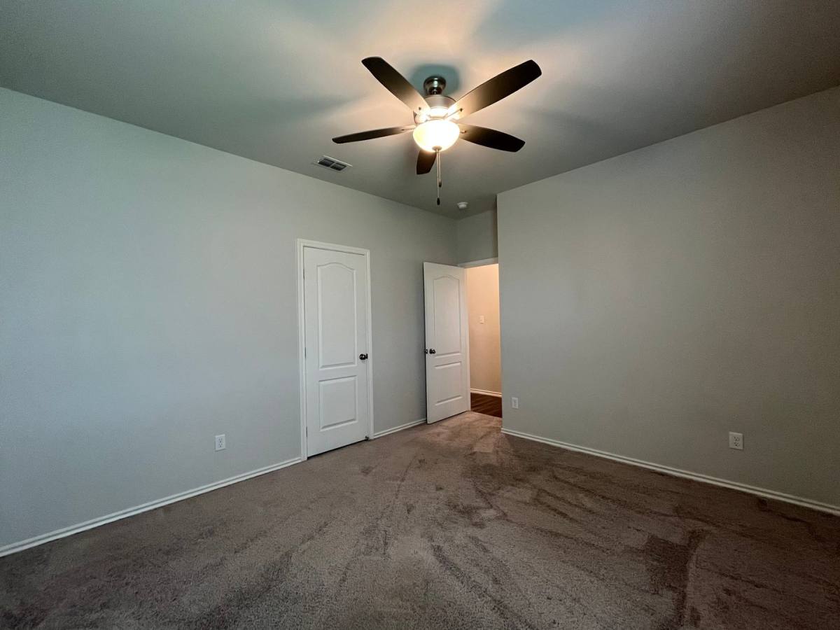 House for rent at 917 Martin St, Chandler, TX 75758