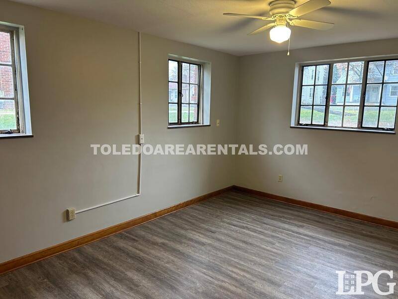 Apartment for rent at 2244 W Sylvania Ave #1, Toledo, OH 43613