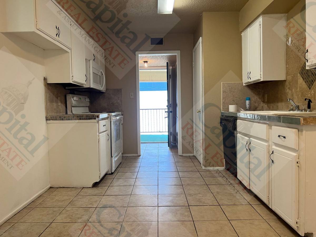 Apartment for rent at 1715 E Lindsey St, Norman, OK 73071