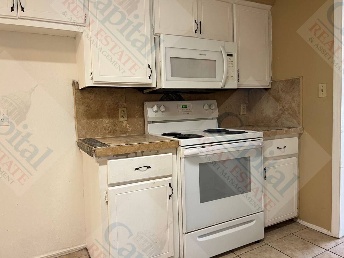 Apartment for rent at 1715 E Lindsey St, Norman, OK 73071
