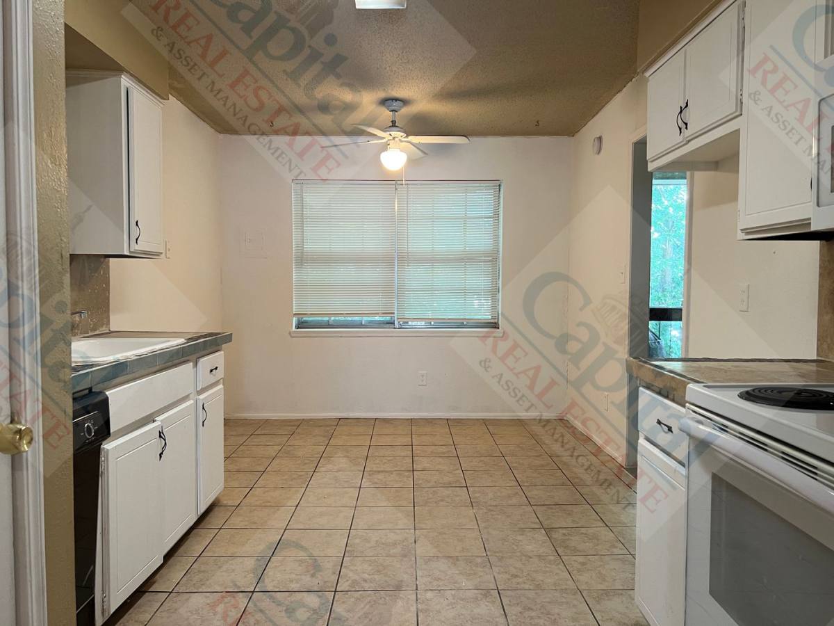 Apartment for rent at 1715 E Lindsey St, Norman, OK 73071