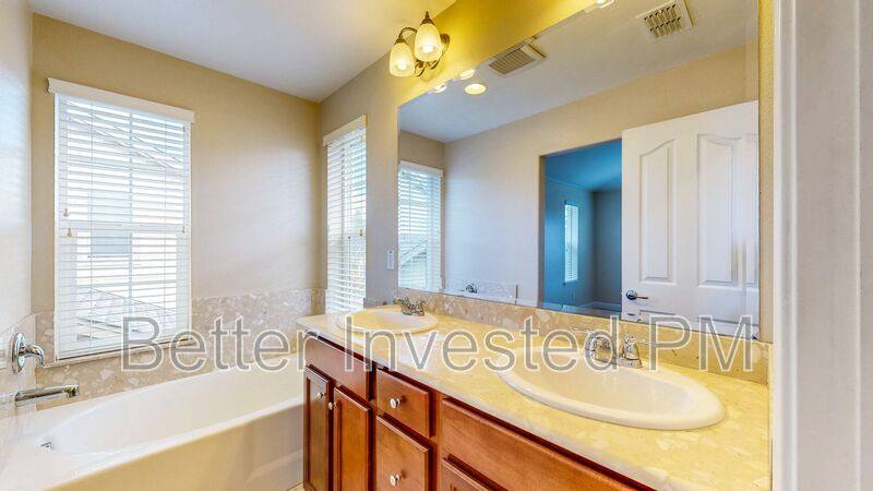 House for rent at 1969 Northfield Dr, Santa Rosa, CA 95403