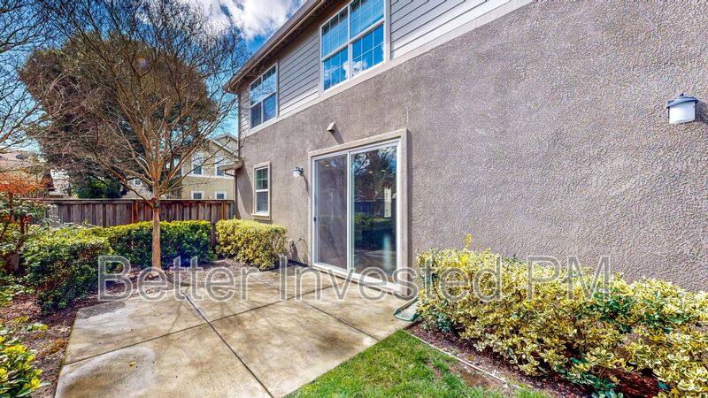 House for rent at 1969 Northfield Dr, Santa Rosa, CA 95403