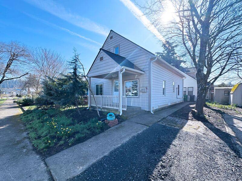 House for rent at 950 Clark St, Eugene, OR 97402