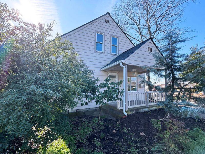 House for rent at 950 Clark St, Eugene, OR 97402