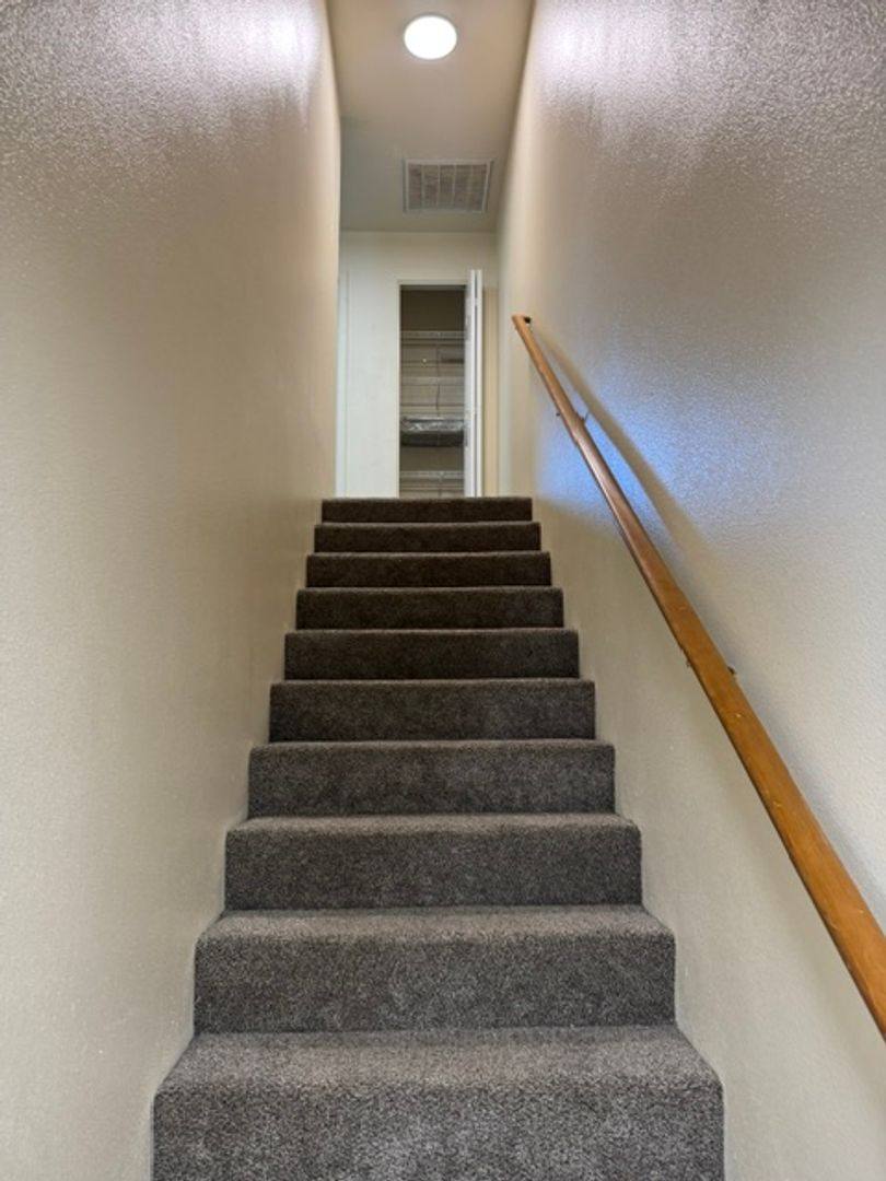 Townhouse for rent at 2030 Brookhurst St #35, Medford, OR 97501