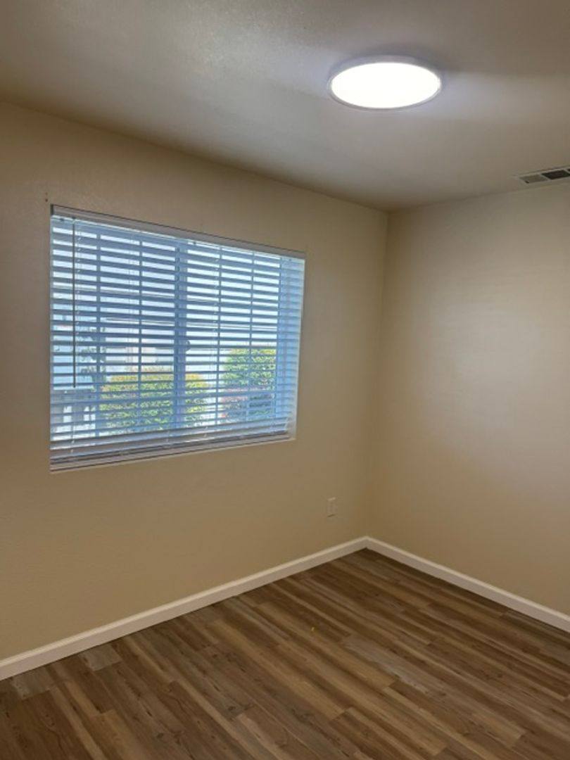 Townhouse for rent at 2030 Brookhurst St #35, Medford, OR 97501