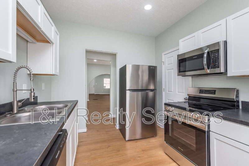 Apartment for rent at 326 Jefferson Ave, Indianapolis, IN 46201