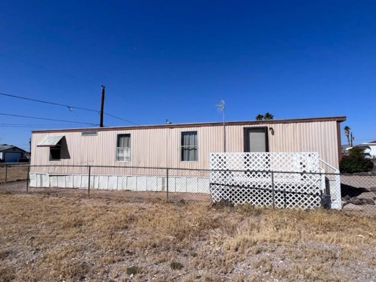 House for rent at 2102 Hermosa Dr, Bullhead City, AZ 86442