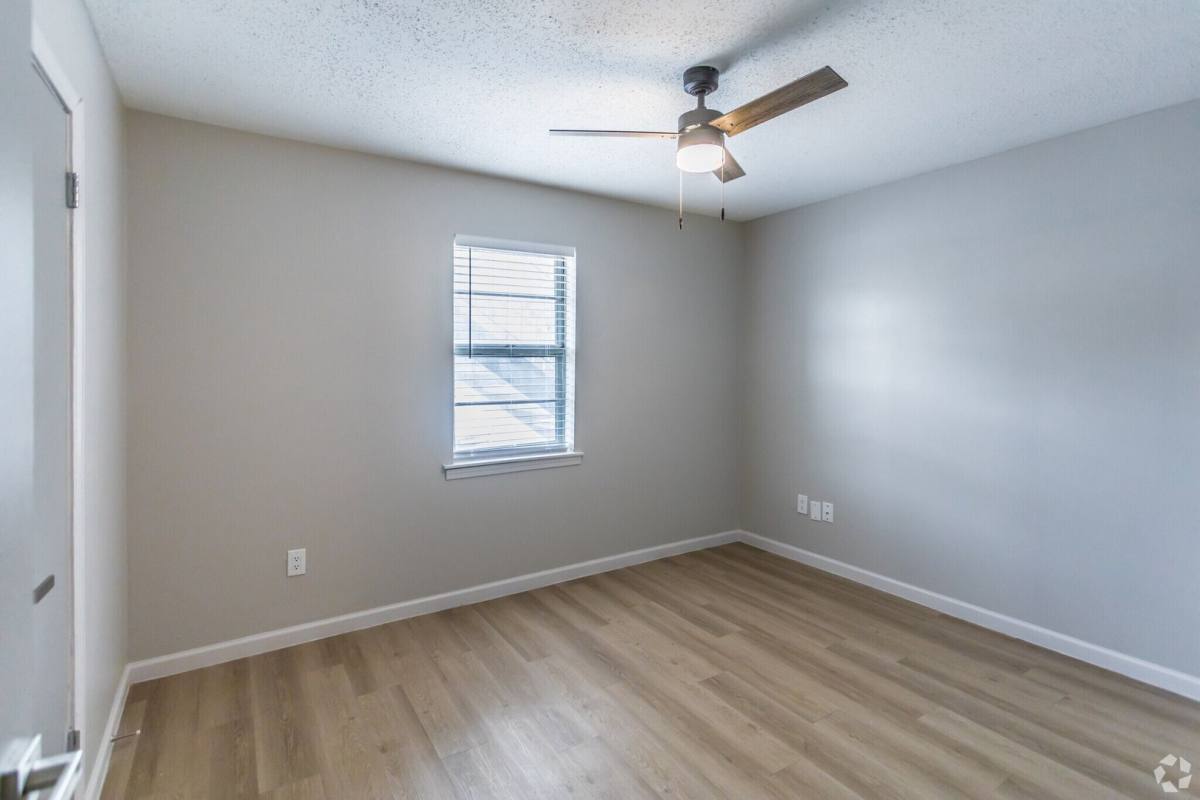 Apartment for rent at 4949-4955 Shifri Ave, Memphis, TN 38117