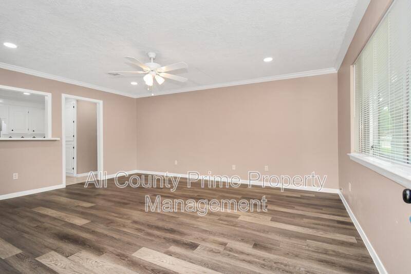 House for rent at 1906 Airline Dr, Katy, TX 77493