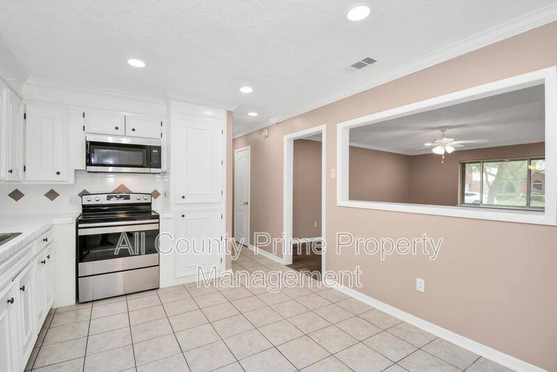 House for rent at 1906 Airline Dr, Katy, TX 77493