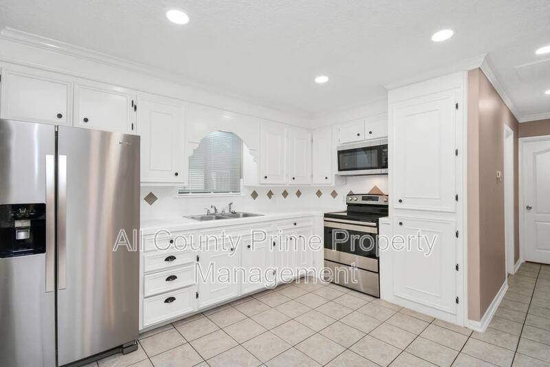 House for rent at 1906 Airline Dr, Katy, TX 77493
