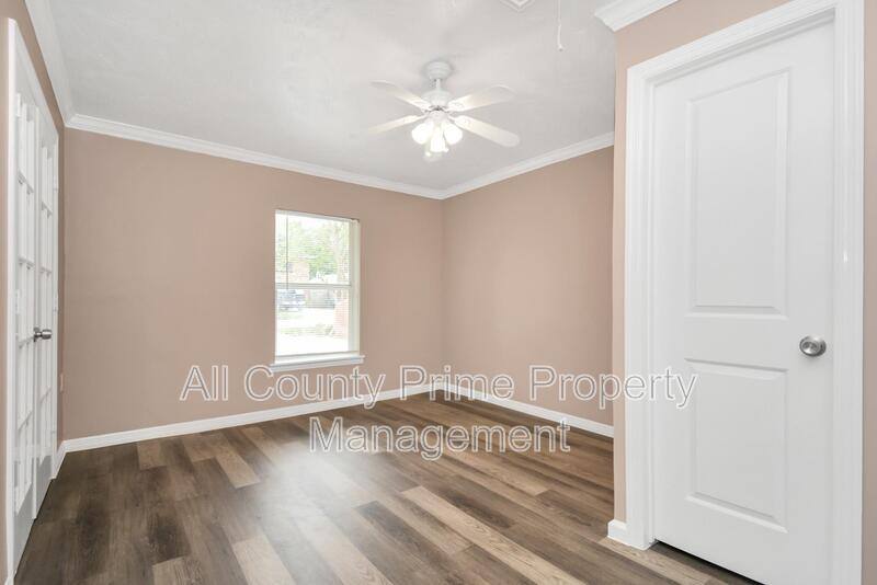 House for rent at 1906 Airline Dr, Katy, TX 77493