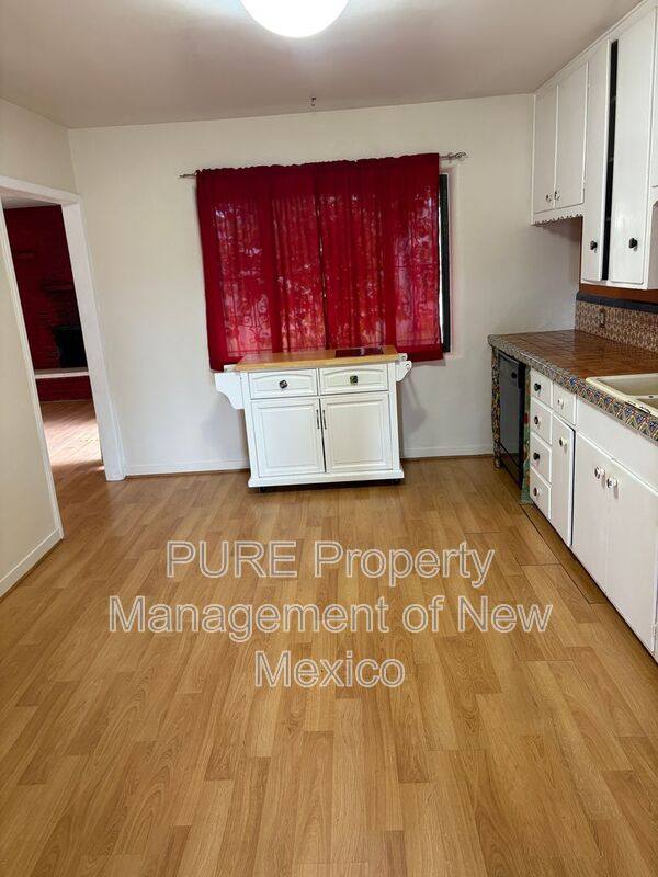 House for rent at 536 Arizona St SE, Albuquerque, NM 87108