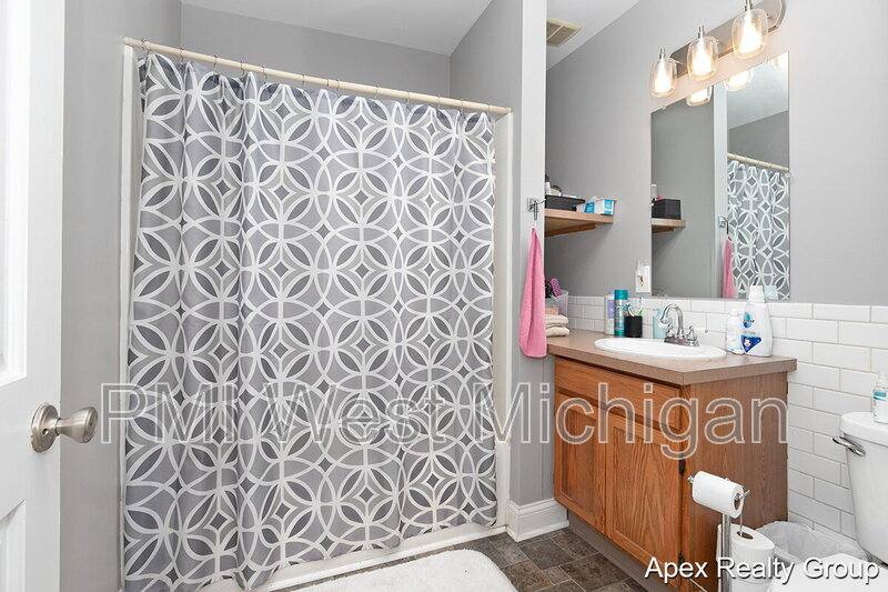 Apartment for rent at 1530 Quarry Ave NW #1, Grand Rapids, MI 49504