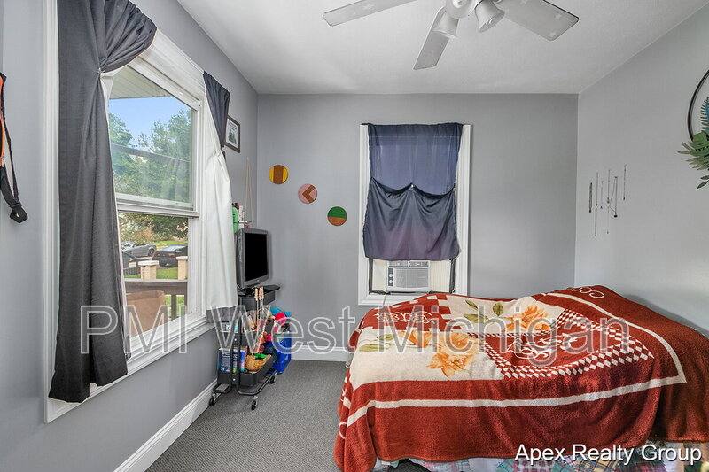 Apartment for rent at 1530 Quarry Ave NW #1, Grand Rapids, MI 49504