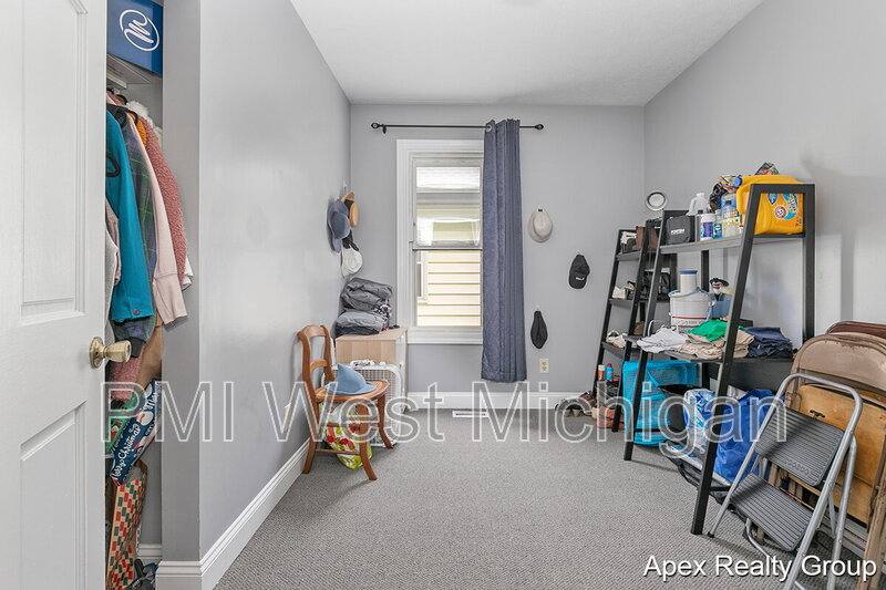Apartment for rent at 1530 Quarry Ave NW #1, Grand Rapids, MI 49504