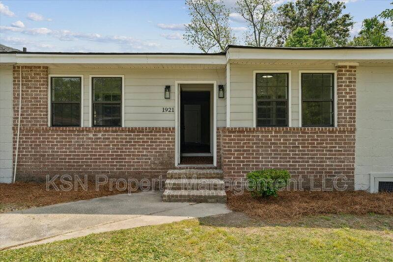 House for rent at 1921 Fitzgerald St, Savannah, GA 31405