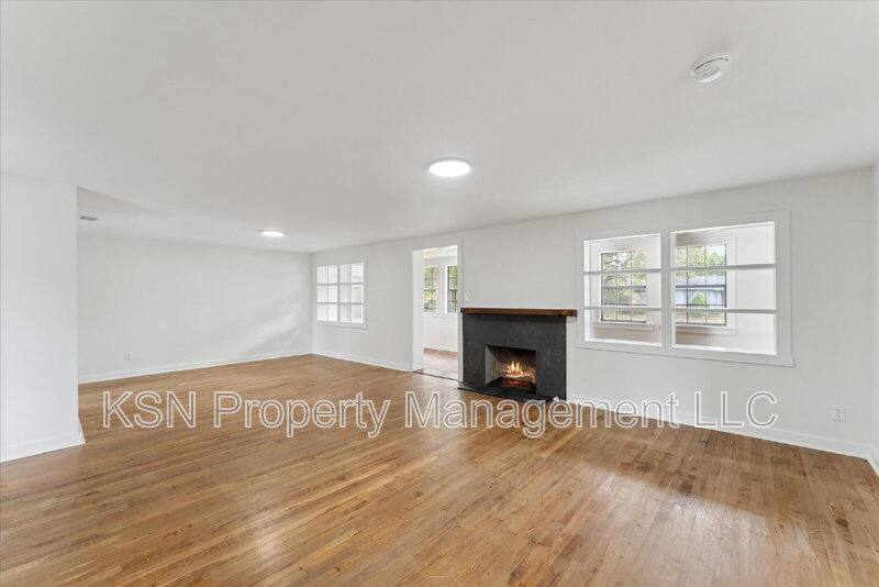 House for rent at 1921 Fitzgerald St, Savannah, GA 31405
