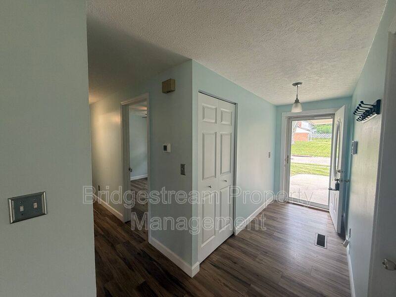House for rent at 7611 Blossomview Court, Dayton, OH 45424