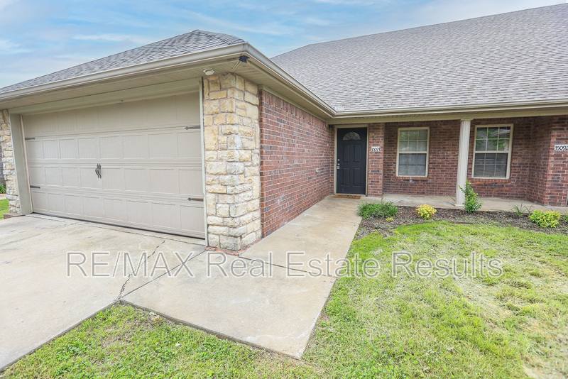 Apartment for rent at 3509 SW Deerfield Blvd #1, Bentonville, AR 72713